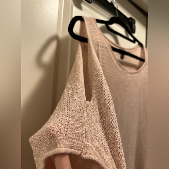 Torrid Pale Pink Shimmer Pointelle Cold Shoulder Dolman Top size 3 - Picture 6 of 8